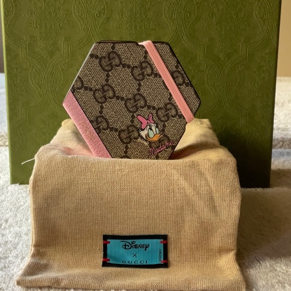 🌸🎀 GUCCI X DISNEY DAISY DUCK STICKY NOTES 🎀🌸 NWT 🎀🌸 - Picture 4 of 16